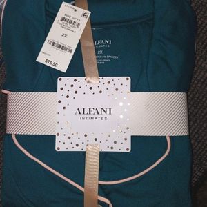 ALFANISuper Soft Modal Notch Collar Top & Pants Pajama Set (Rare Emerald)